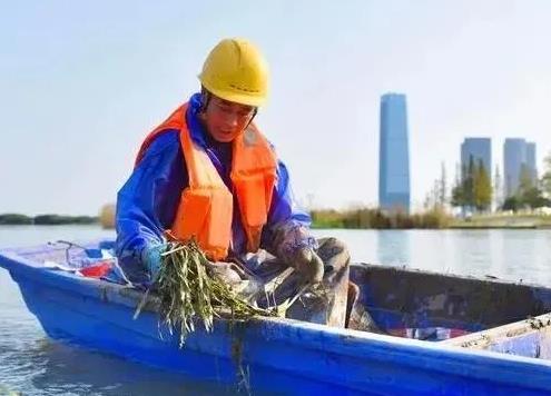 河水不干净 The river is not clean